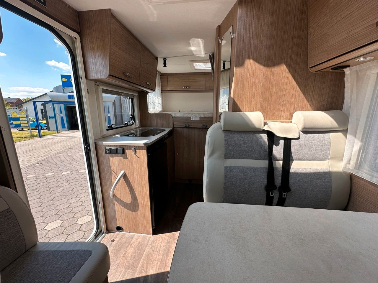 Kamper gjysmë i integruar Carado V 132/Festbett/Garage/Klima/Markise/Finanzierung: foto 17
