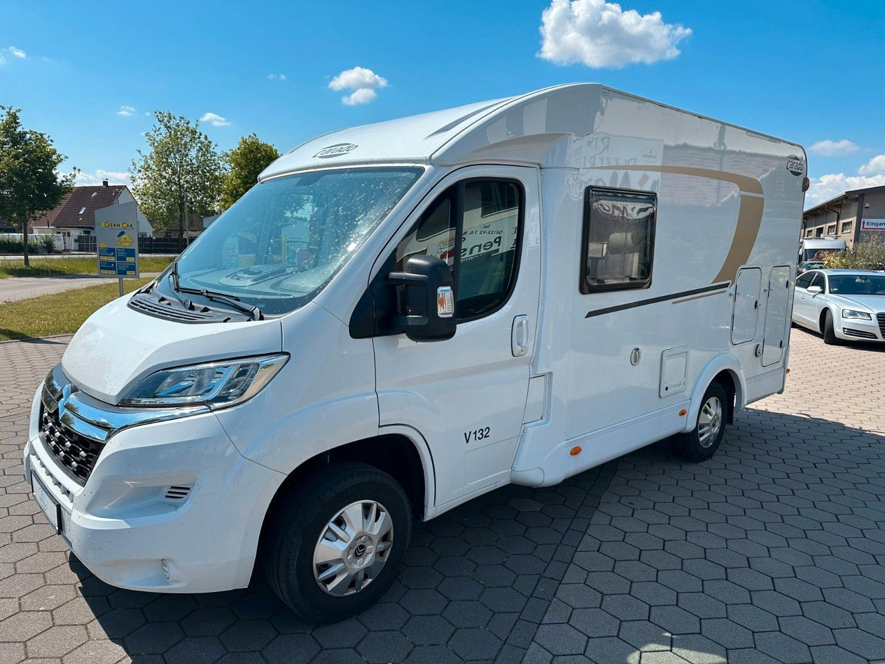 Kamper gjysmë i integruar Carado V 132/Festbett/Garage/Klima/Markise/Finanzierung: foto 8