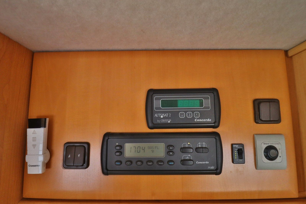Kamper i integruar Concorde Charisma I 880 F/Automatik/Festbett/Klima/Solar Concorde Charisma I 880 F/Automatik/Festbett/Klima/Solar: foto 19