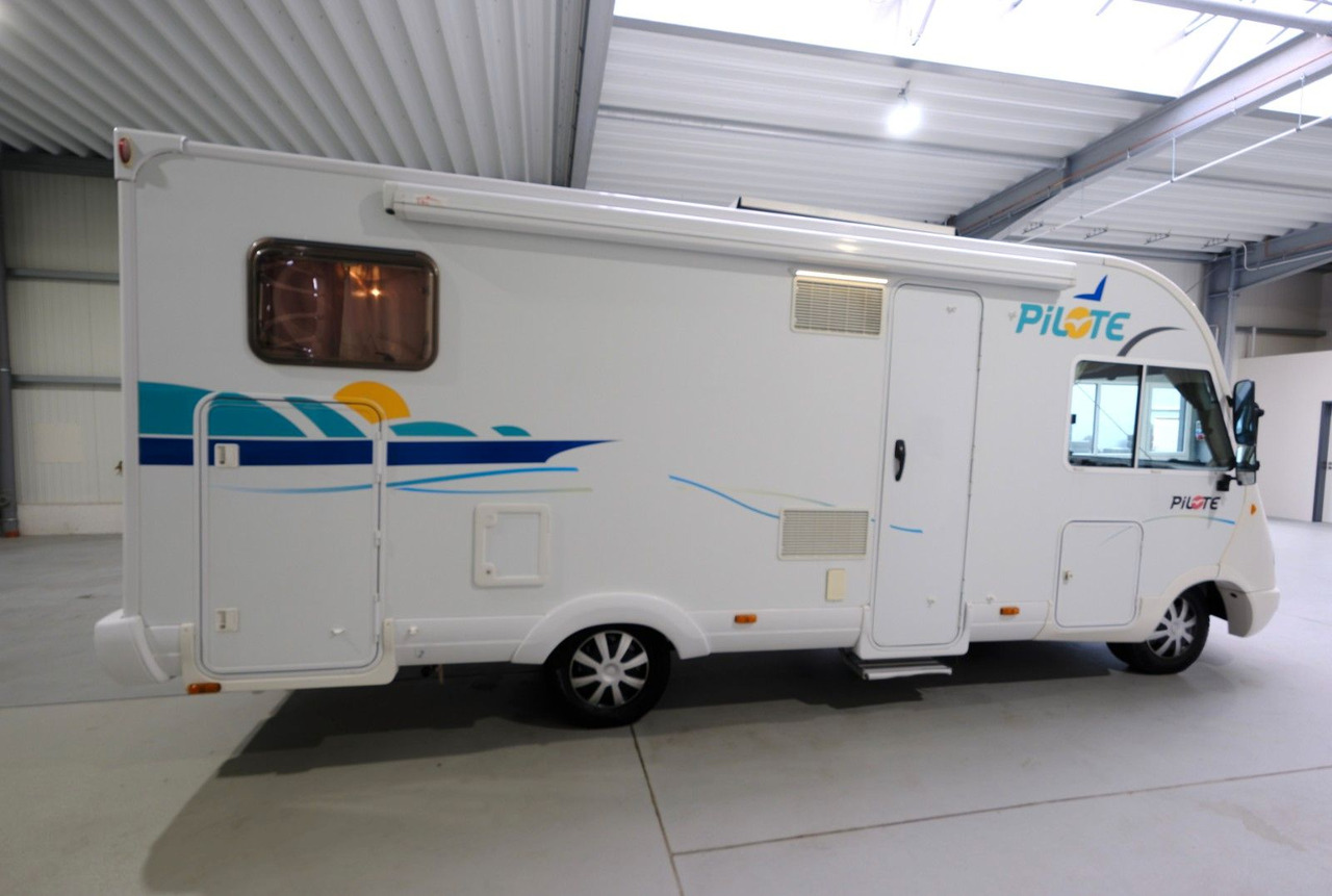 Pilote Aventura/Festbett+Hubbett/Garage/Klima/Solar - Kamper i integruar: foto 4 Pilote Aventura/Festbett+Hubbett/Garage/Klima/Solar - Kamper i integruar: foto 4