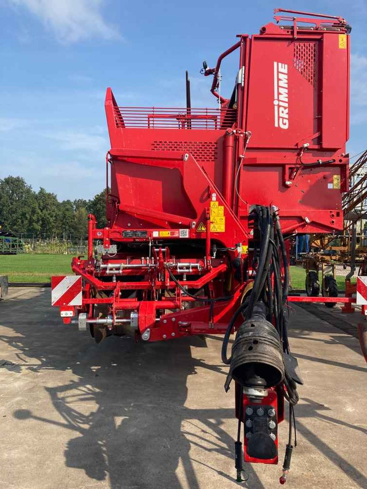 Grimme SE 150-60 UB - Makinë për nxjerrjen e patateve: foto 1 Grimme SE 150-60 UB - Makinë për nxjerrjen e patateve: foto 1