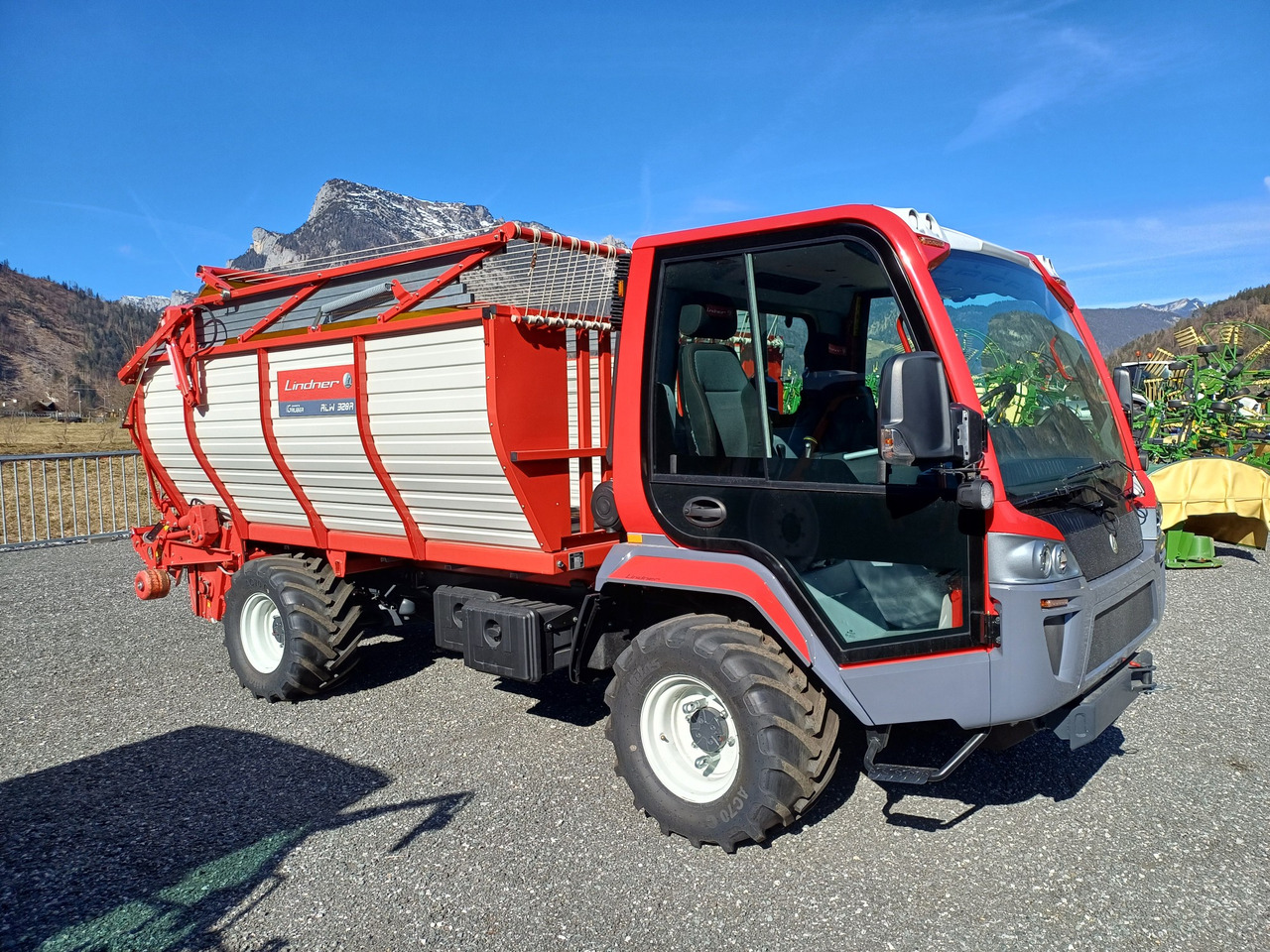 Lindner Unitrac 95 L P5 (22895) - Makineri bujqësore, Kamioni: foto 1 Lindner Unitrac 95 L P5 (22895) - Makineri bujqësore, Kamioni: foto 1