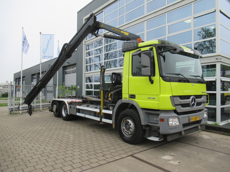 Mercedes-Benz Actros 2532 LTNLA 6X2 Hooklift + Crane, Haak - Kraan - Kamion vetëngarkues, Kamion me vinç: foto 3 Mercedes-Benz Actros 2532 LTNLA 6X2 Hooklift + Crane, Haak - Kraan - Kamion vetëngarkues, Kamion me vinç: foto 3