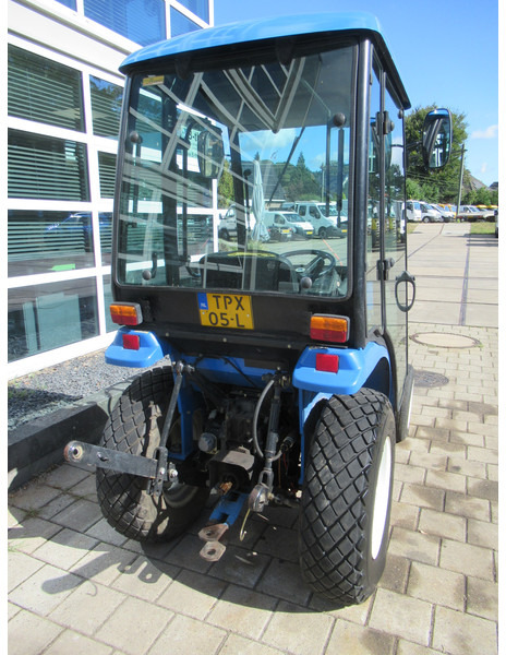 New Holland TC21D 4WD 4x4 Cabine Verwarming - Traktor: foto 4 New Holland TC21D 4WD 4x4 Cabine Verwarming - Traktor: foto 4
