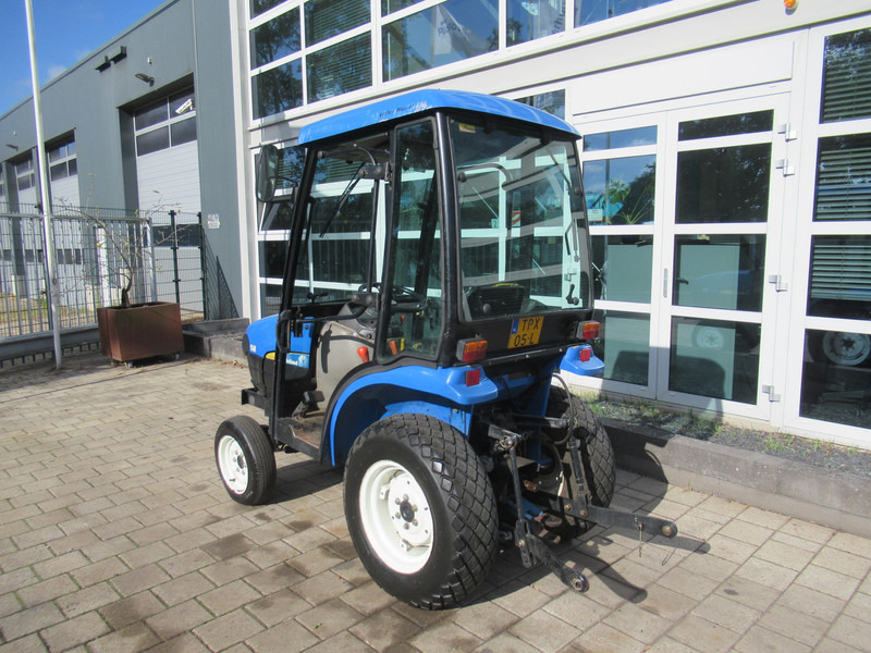 New Holland TC21D 4WD 4x4 Cabine Verwarming - Traktor: foto 3 New Holland TC21D 4WD 4x4 Cabine Verwarming - Traktor: foto 3