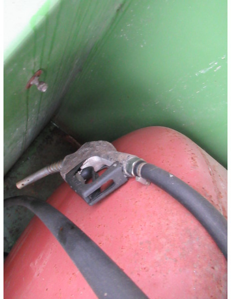 Onbekend Mobiele Dieseltank Brandsoftank Pomp - Serbatori i karburantit për Makineri bujqësore: foto 5 Onbekend Mobiele Dieseltank Brandsoftank Pomp - Serbatori i karburantit për Makineri bujqësore: foto 5