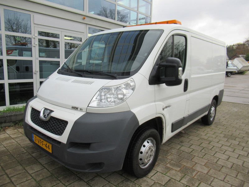 Peugeot Boxer 330 3.0 HDI 116KW L1H1 P+ - Furgon i vogël: foto 5 Peugeot Boxer 330 3.0 HDI 116KW L1H1 P+ - Furgon i vogël: foto 5