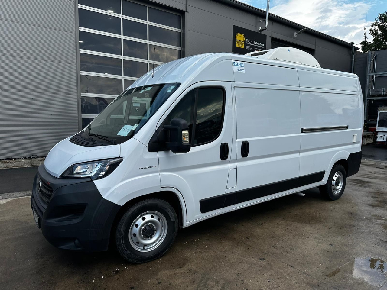 Fiat Ducato Isberg Pharma-Kühler -30°C/4°C/22°C - Furgon frigorifer: foto 1 Fiat Ducato Isberg Pharma-Kühler -30°C/4°C/22°C - Furgon frigorifer: foto 1
