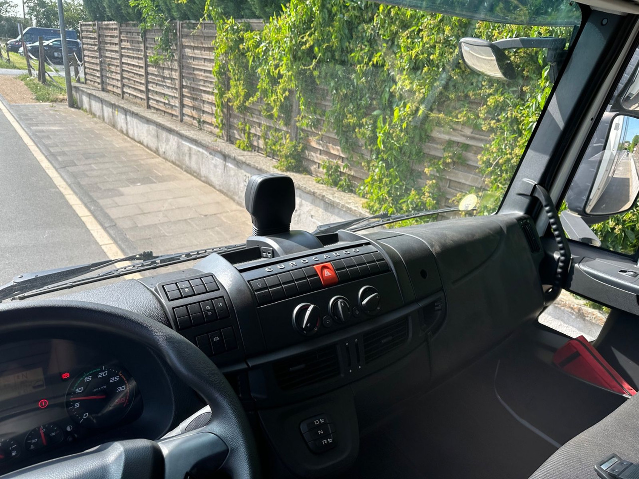 Kamioncine me kontinier Iveco Eurocargo 75E19/Tüv neu/Koffer/LBW 1000kg/: foto 12