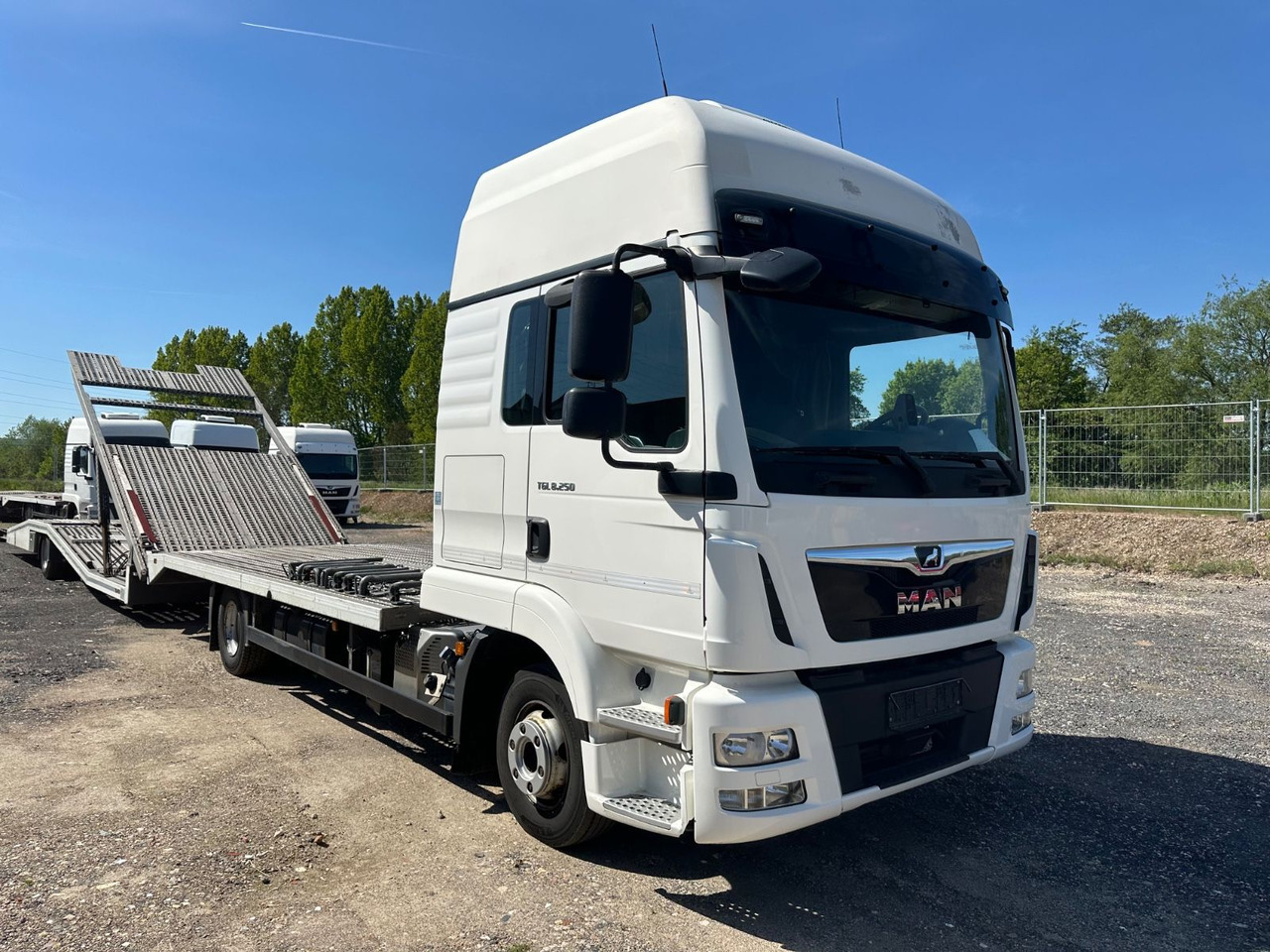 MAN 8.250 TGL*4x L1H1*XLX Kabine*VDI2700*TOP* - Autotransportues: foto 2 MAN 8.250 TGL*4x L1H1*XLX Kabine*VDI2700*TOP* - Autotransportues: foto 2