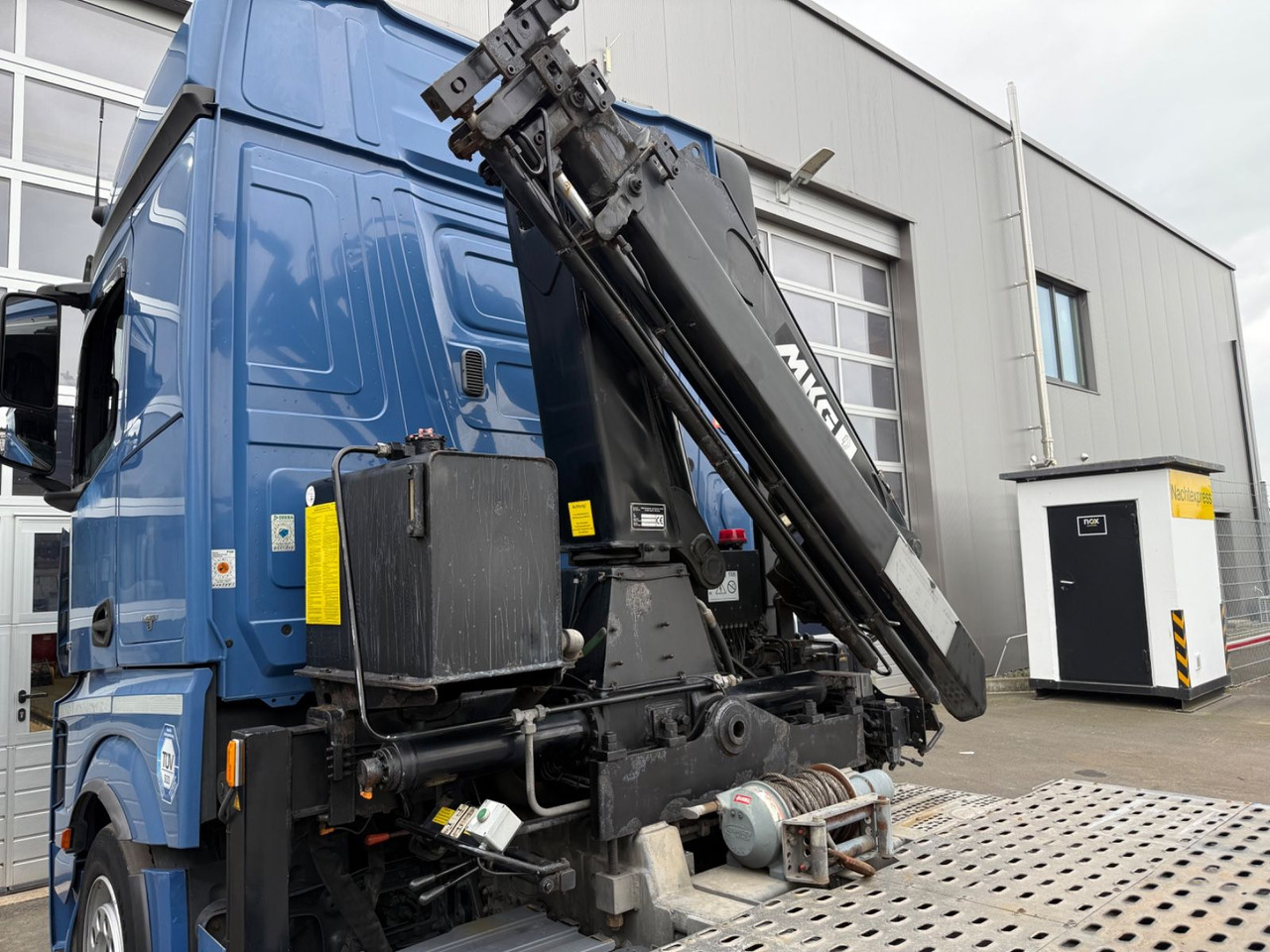 Mercedes-Benz Actros 1843 FVG 5-Zug / VDI 2700 / Kran MKG - Autotransportues: foto 4 Mercedes-Benz Actros 1843 FVG 5-Zug / VDI 2700 / Kran MKG - Autotransportues: foto 4