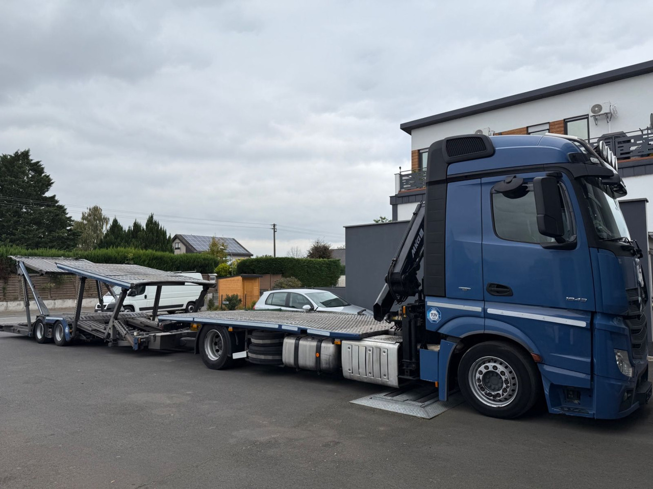 Mercedes-Benz Actros 1843 FVG 5-Zug / VDI 2700 / Kran MKG - Autotransportues: foto 1 Mercedes-Benz Actros 1843 FVG 5-Zug / VDI 2700 / Kran MKG - Autotransportues: foto 1