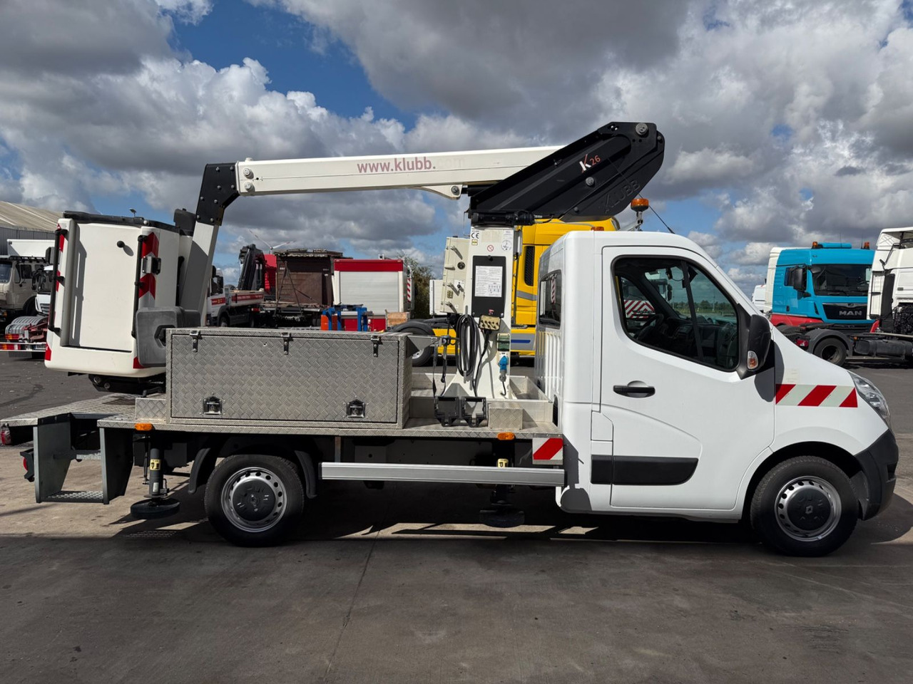 Renault Master III Steiger Klubb K26 / 11,2m / 200Kg - Platformë ajrore e montuar në kamion: foto 4 Renault Master III Steiger Klubb K26 / 11,2m / 200Kg - Platformë ajrore e montuar në kamion: foto 4