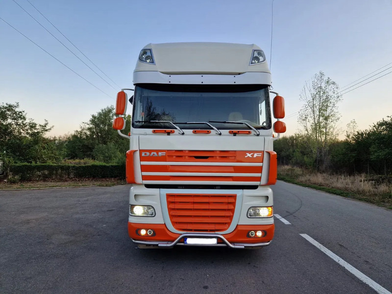 DAF XF 105.460 Manual - Traktor terminal: foto 1 DAF XF 105.460 Manual - Traktor terminal: foto 1