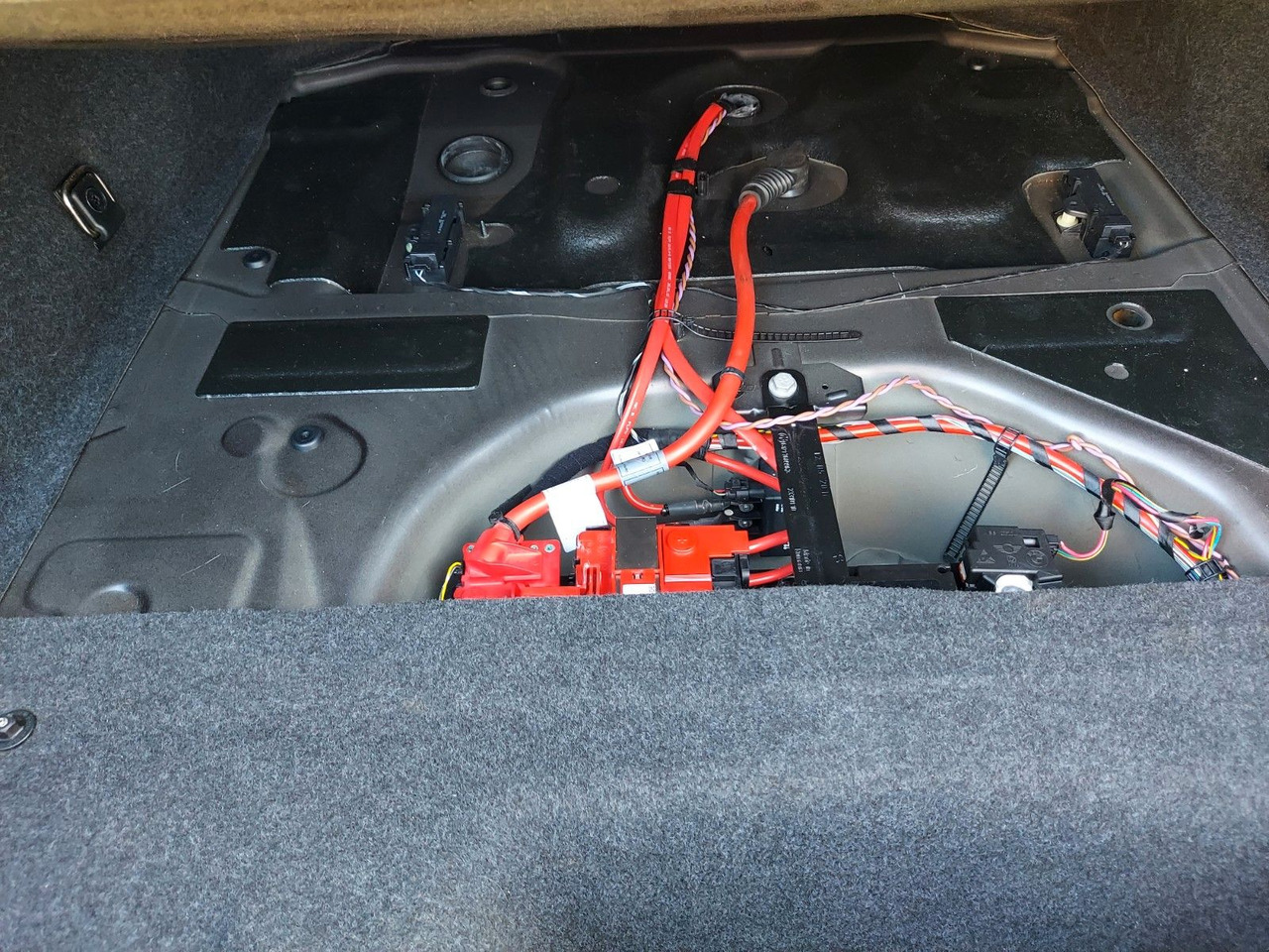 Sedan BMW 550i Limousine Autom. M-Sport HUD Glasdach H&K: foto 25 Sedan BMW 550i Limousine Autom. M-Sport HUD Glasdach H&K: foto 25