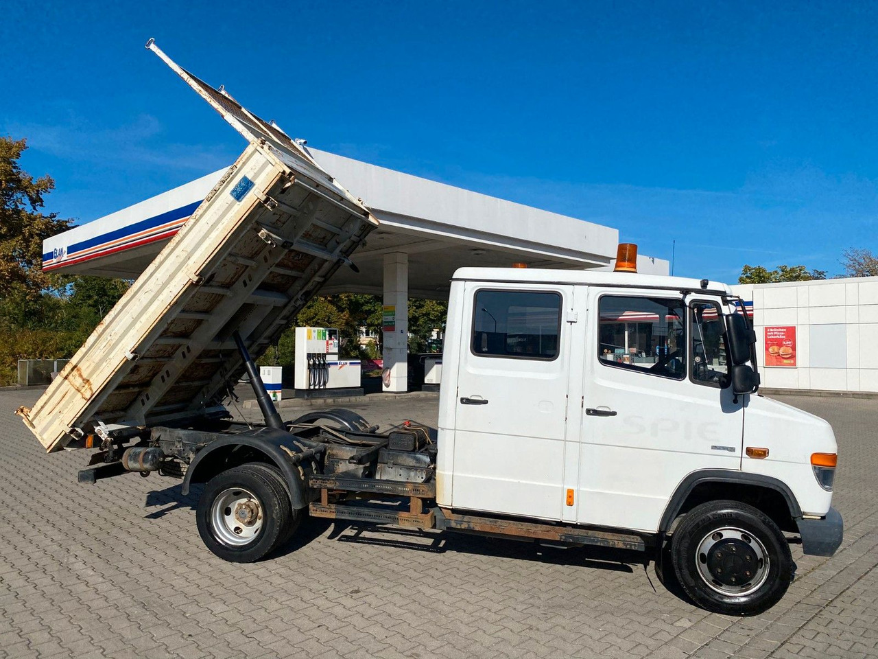 Mercedes-Benz VARIO 816D Doka 3 Seiten Kipper Meiller - Kamioncine vetëshkarkuese, Kamioncine dopio kabinë: foto 1 Mercedes-Benz VARIO 816D Doka 3 Seiten Kipper Meiller - Kamioncine vetëshkarkuese, Kamioncine dopio kabinë: foto 1