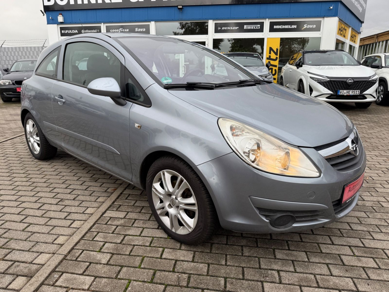 Opel Corsa D Edition KLIMA ALLWETTER REIFEN TÜV 26 - Veturë: foto 2 Opel Corsa D Edition KLIMA ALLWETTER REIFEN TÜV 26 - Veturë: foto 2