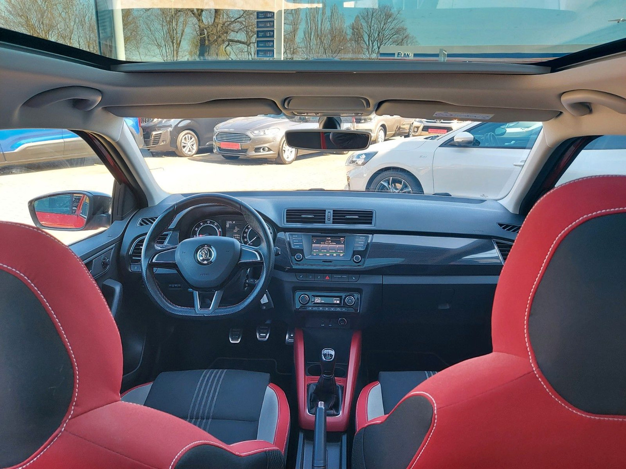 Skoda Fabia Monte Carlo Panorama Klima Sport Sitzheiz. - Veturë: foto 2 Skoda Fabia Monte Carlo Panorama Klima Sport Sitzheiz. - Veturë: foto 2