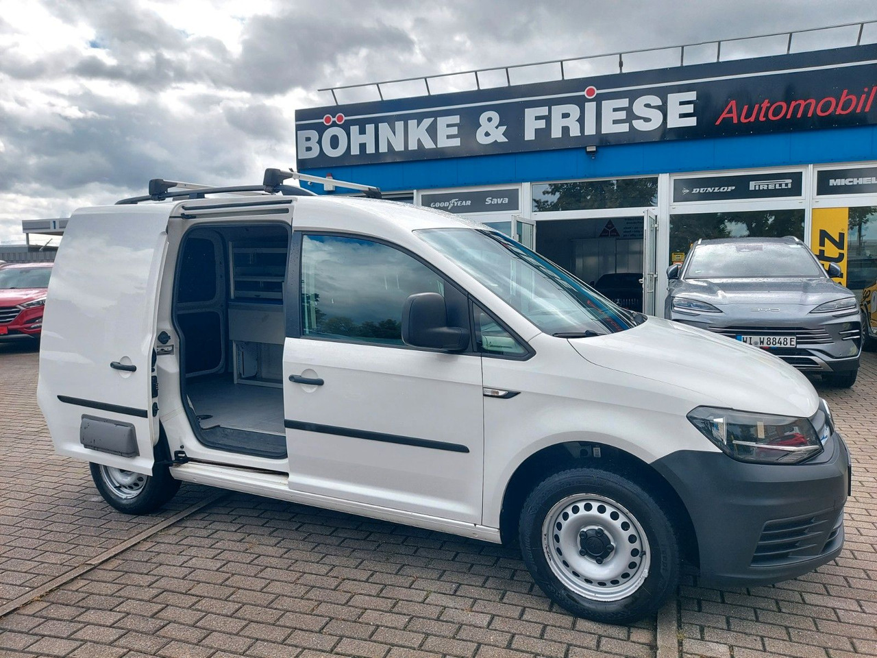 Volkswagen Caddy Kasten Klima Sortimo Regal AHK - Furgon pasagjerësh: foto 1 Volkswagen Caddy Kasten Klima Sortimo Regal AHK - Furgon pasagjerësh: foto 1