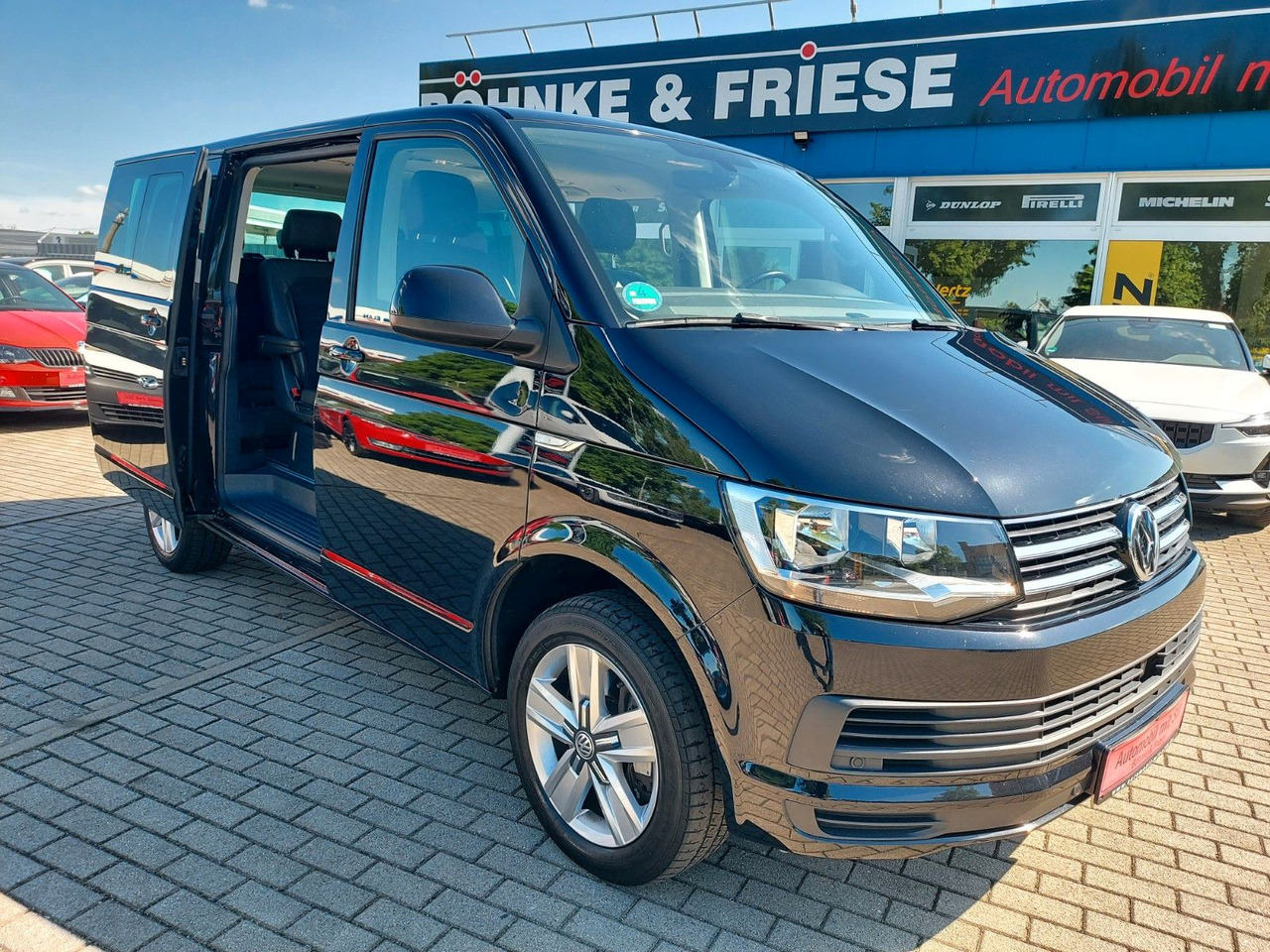 Volkswagen T6 Multivan Bus DSG Alcantara Navi 2XSchiebetür - Furgon pasagjerësh: foto 5 Volkswagen T6 Multivan Bus DSG Alcantara Navi 2XSchiebetür - Furgon pasagjerësh: foto 5