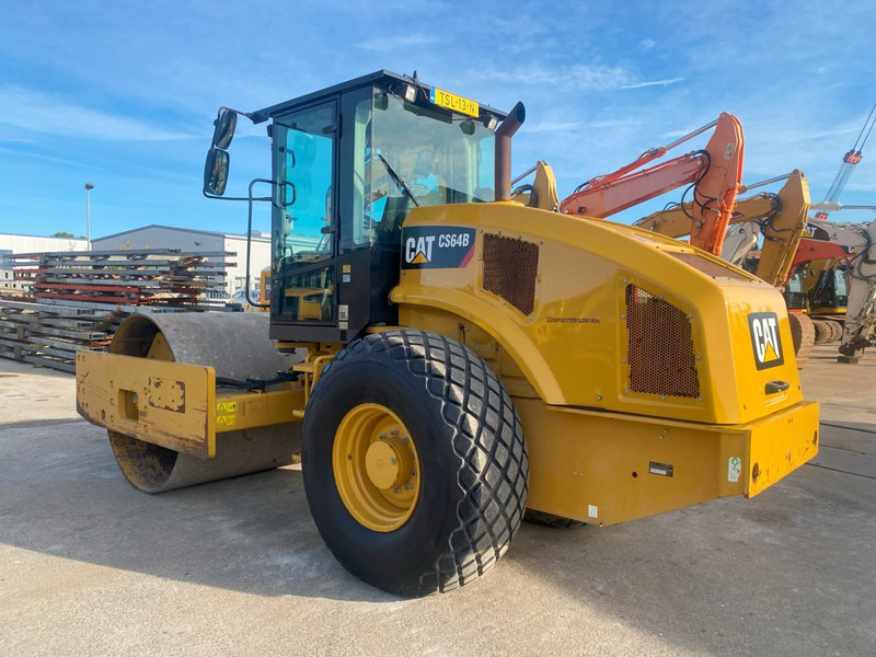 Caterpillar CS64B NVT - Rul: foto 1 Caterpillar CS64B NVT - Rul: foto 1
