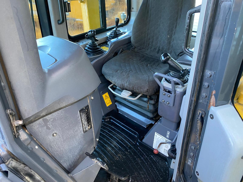 Buldozer Komatsu D61EX-15 NVT: foto 9