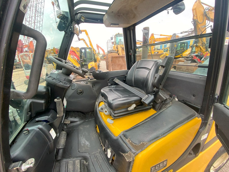 Yale GDP45 VX6 NVT - Pirun më naftë: foto 3 Yale GDP45 VX6 NVT - Pirun më naftë: foto 3