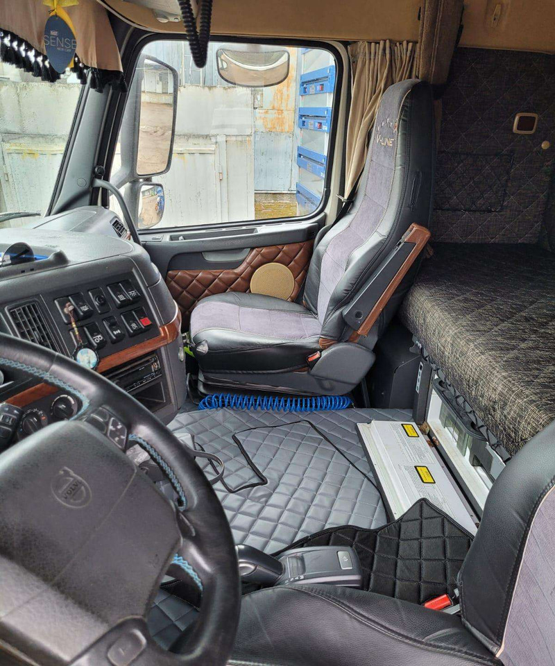 Volvo FH13 440AG - Gjysmë-kamion: foto 4 Volvo FH13 440AG - Gjysmë-kamion: foto 4
