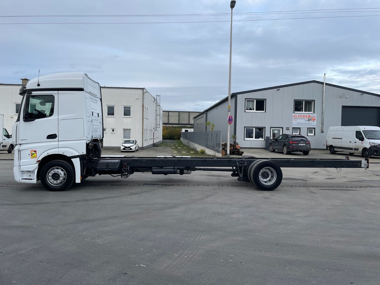 Mercedes-Benz Actros 4 1843 4x2 Fahrgestell/StandAC/ACC/EU6 - Kamion kabinë-shasi: foto 4 Mercedes-Benz Actros 4 1843 4x2 Fahrgestell/StandAC/ACC/EU6 - Kamion kabinë-shasi: foto 4