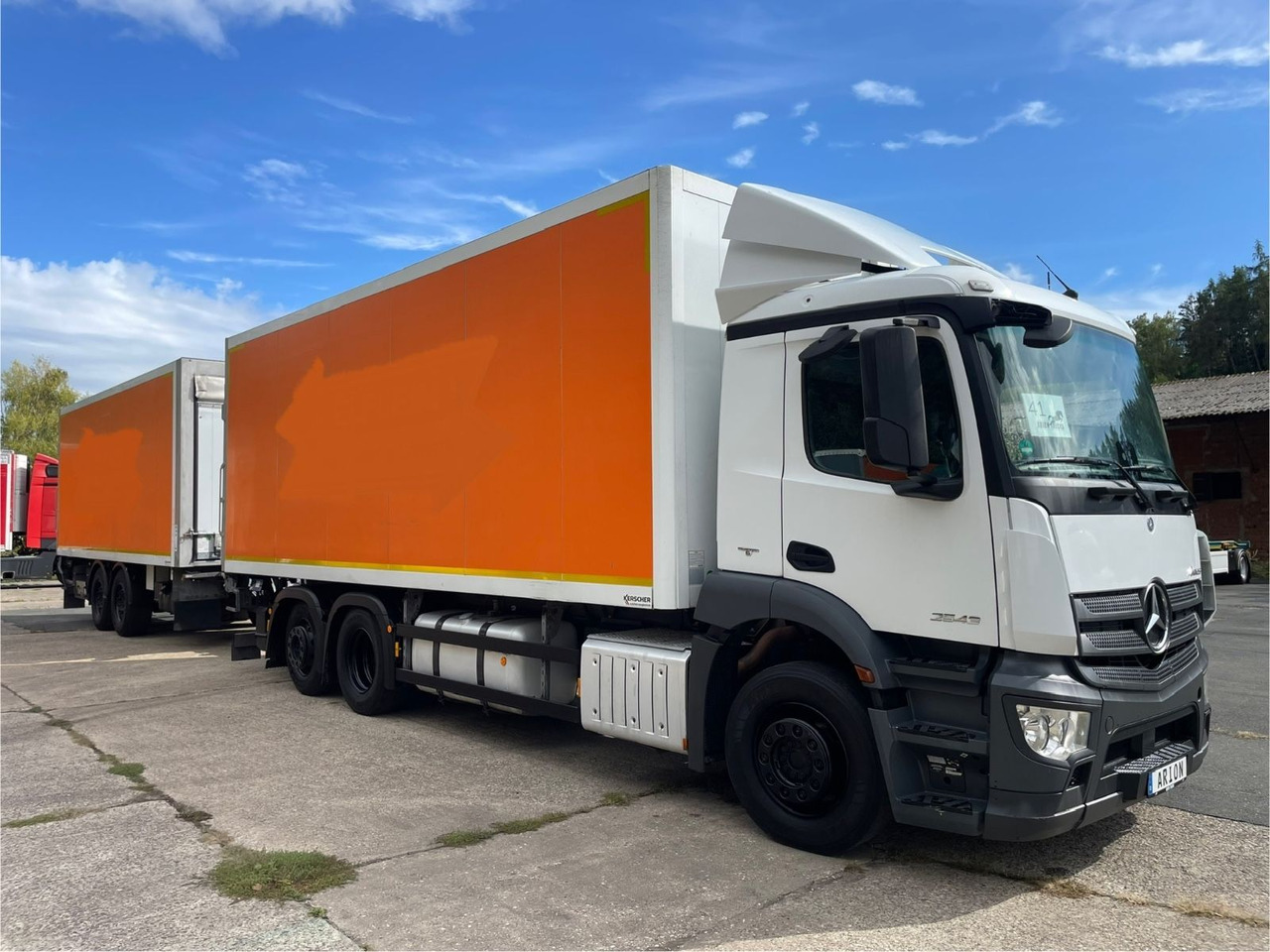 Mercedes-Benz Antos 2543 6x2 Kühlkoffer/CARRIER/KERSCHER/NLA - Kamion frigorifer: foto 1 Mercedes-Benz Antos 2543 6x2 Kühlkoffer/CARRIER/KERSCHER/NLA - Kamion frigorifer: foto 1