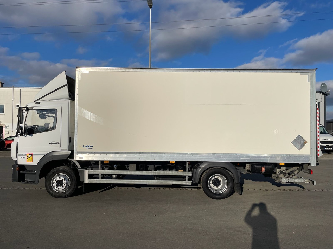 Mercedes-Benz Atego 1218 4x2 Koffer/FULL-ADR/EXIII/LBW/AC/EU6d - Kamion vagonetë: foto 4 Mercedes-Benz Atego 1218 4x2 Koffer/FULL-ADR/EXIII/LBW/AC/EU6d - Kamion vagonetë: foto 4