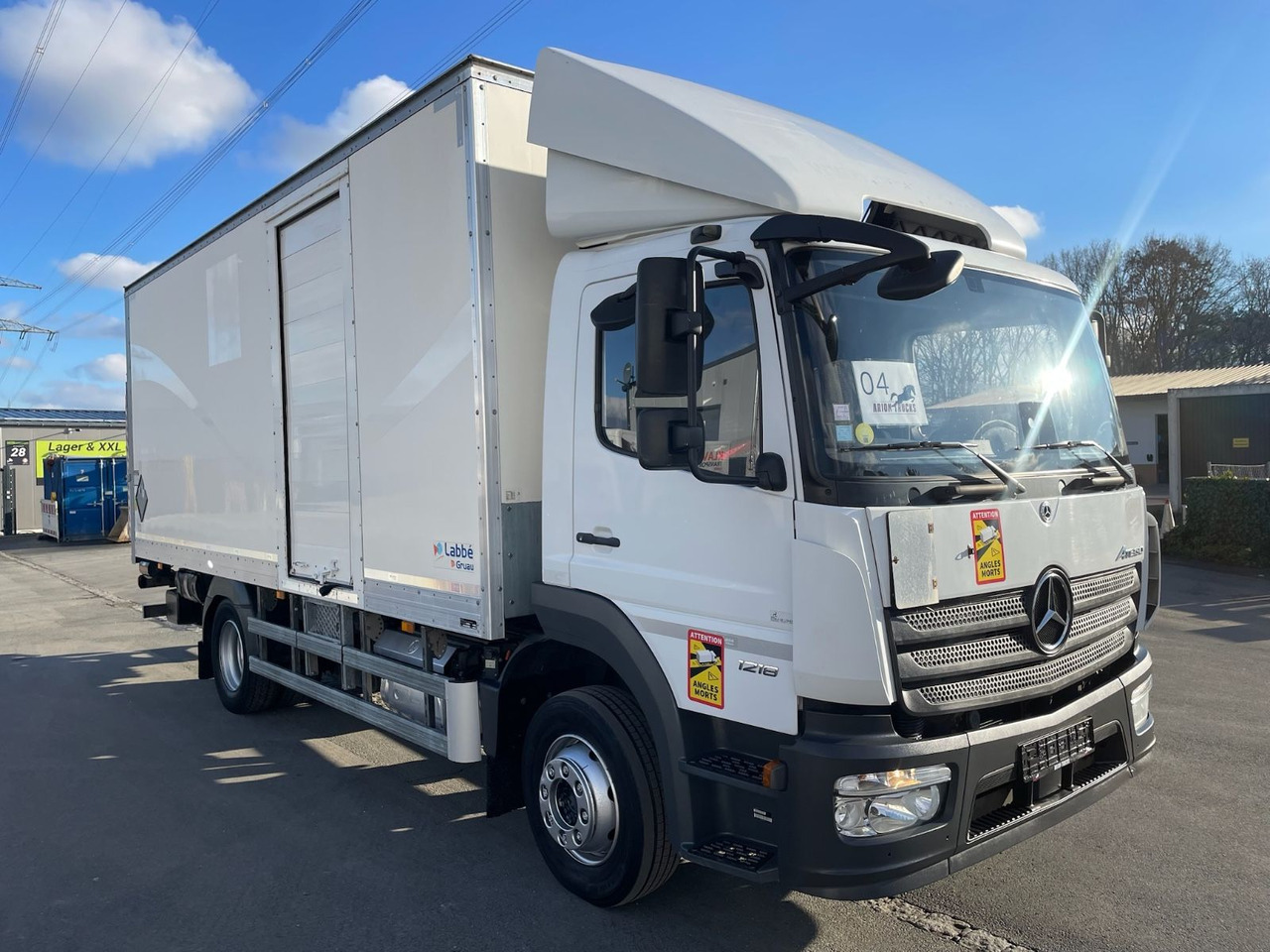Mercedes-Benz Atego 1218 4x2 Koffer/FULL-ADR/EXIII/LBW/AC/EU6d - Kamion vagonetë: foto 1 Mercedes-Benz Atego 1218 4x2 Koffer/FULL-ADR/EXIII/LBW/AC/EU6d - Kamion vagonetë: foto 1