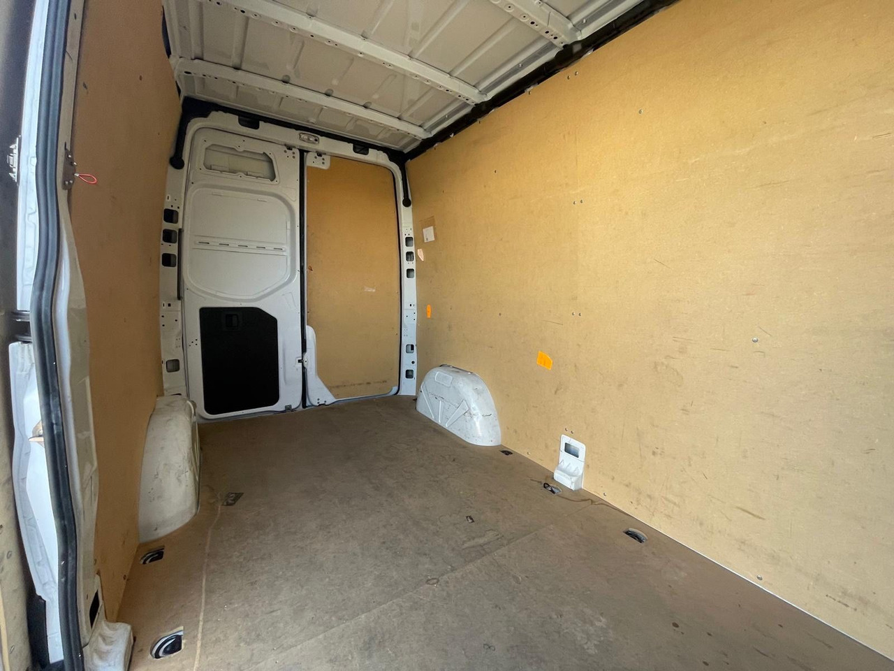 Lizingu i  Mercedes-Benz eSprinter L2H2 Kastenwagen/47KW/AC/Kamera Mercedes-Benz eSprinter L2H2 Kastenwagen/47KW/AC/Kamera: foto 12