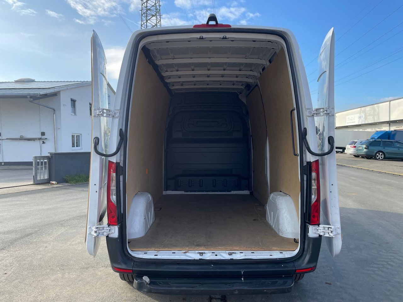 Lizingu i  Mercedes-Benz eSprinter L2H2 Kastenwagen/47KW/AC/Kamera Mercedes-Benz eSprinter L2H2 Kastenwagen/47KW/AC/Kamera: foto 11