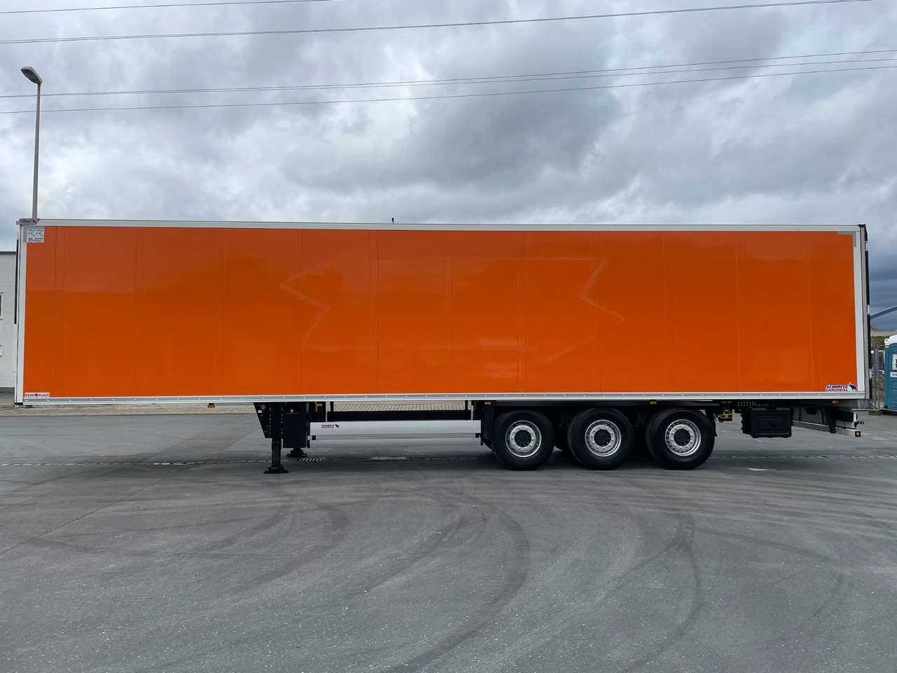 Schmitz Cargobull SCB*S3/Lenkachse/Like New/1759h/Multi-Temp/13,4m - Gjysmë rimorkio frigorifer: foto 4 Schmitz Cargobull SCB*S3/Lenkachse/Like New/1759h/Multi-Temp/13,4m - Gjysmë rimorkio frigorifer: foto 4