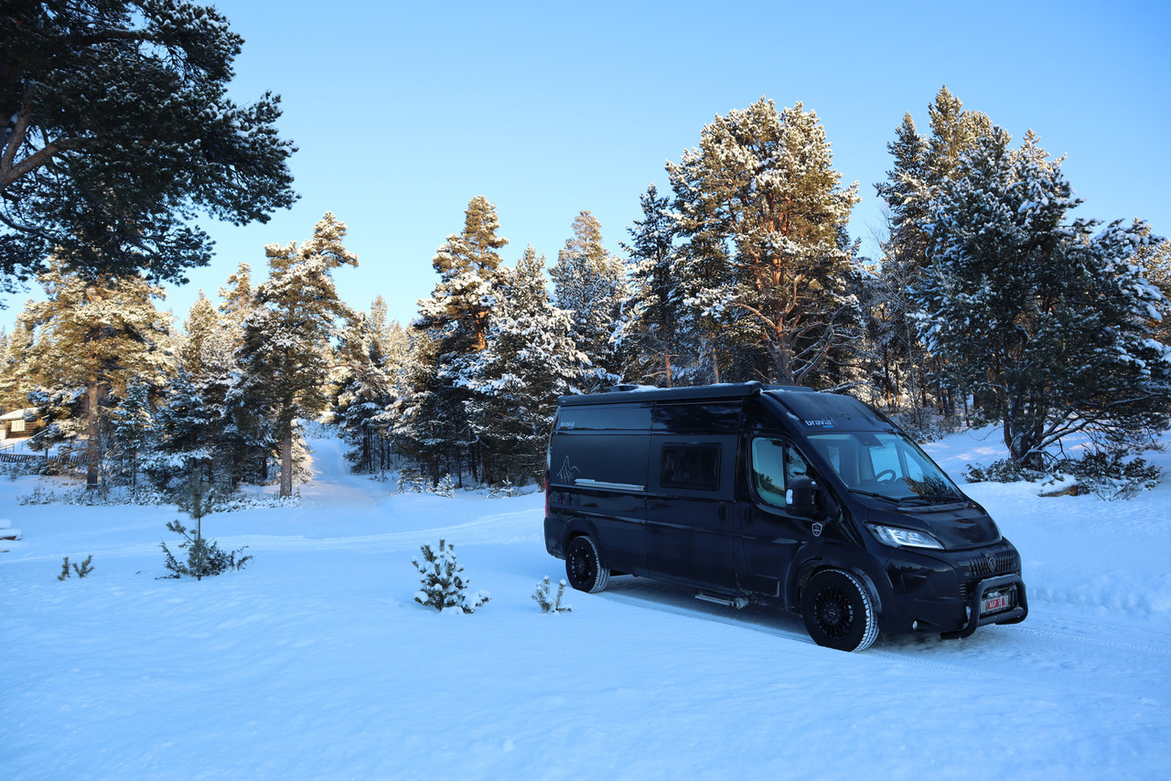 Bravia Swan 599 Nordic - Furgon kampingu: foto 1 Bravia Swan 599 Nordic - Furgon kampingu: foto 1