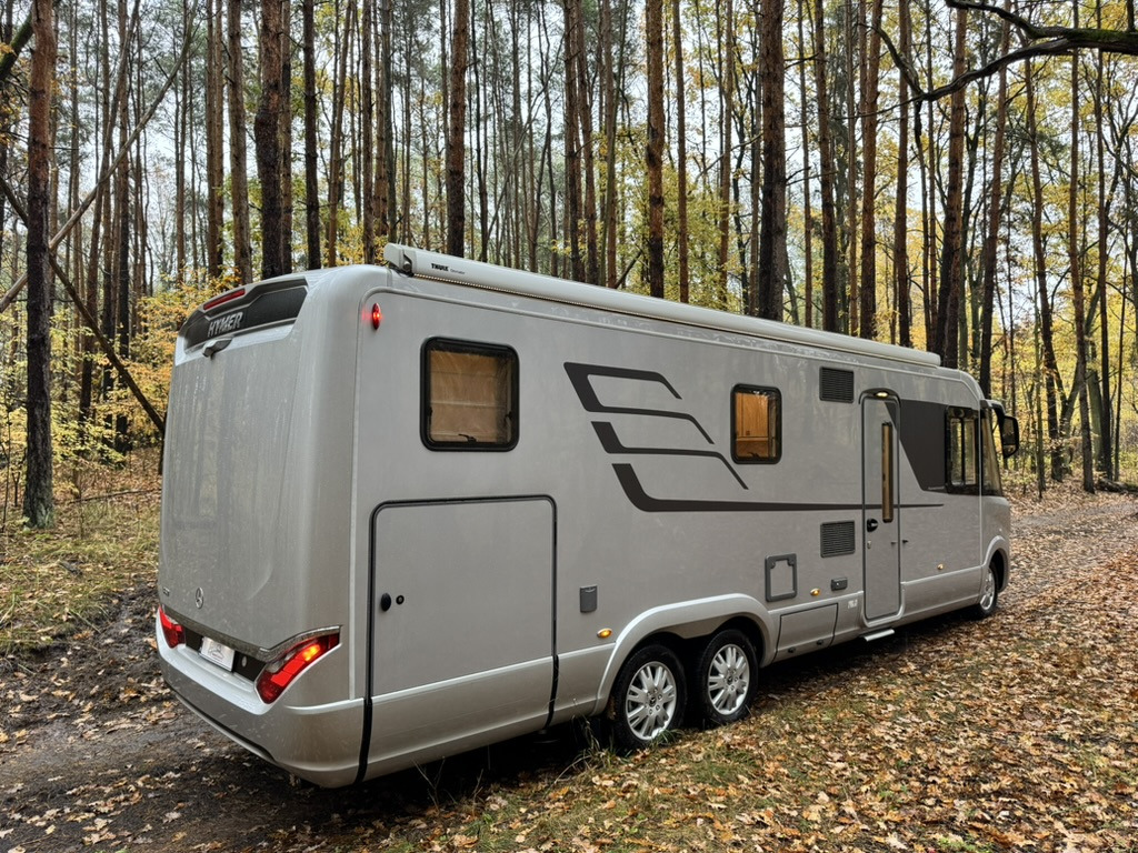 HYMER / ERIBA BML880 - Kamper i integruar: foto 3 HYMER / ERIBA BML880 - Kamper i integruar: foto 3