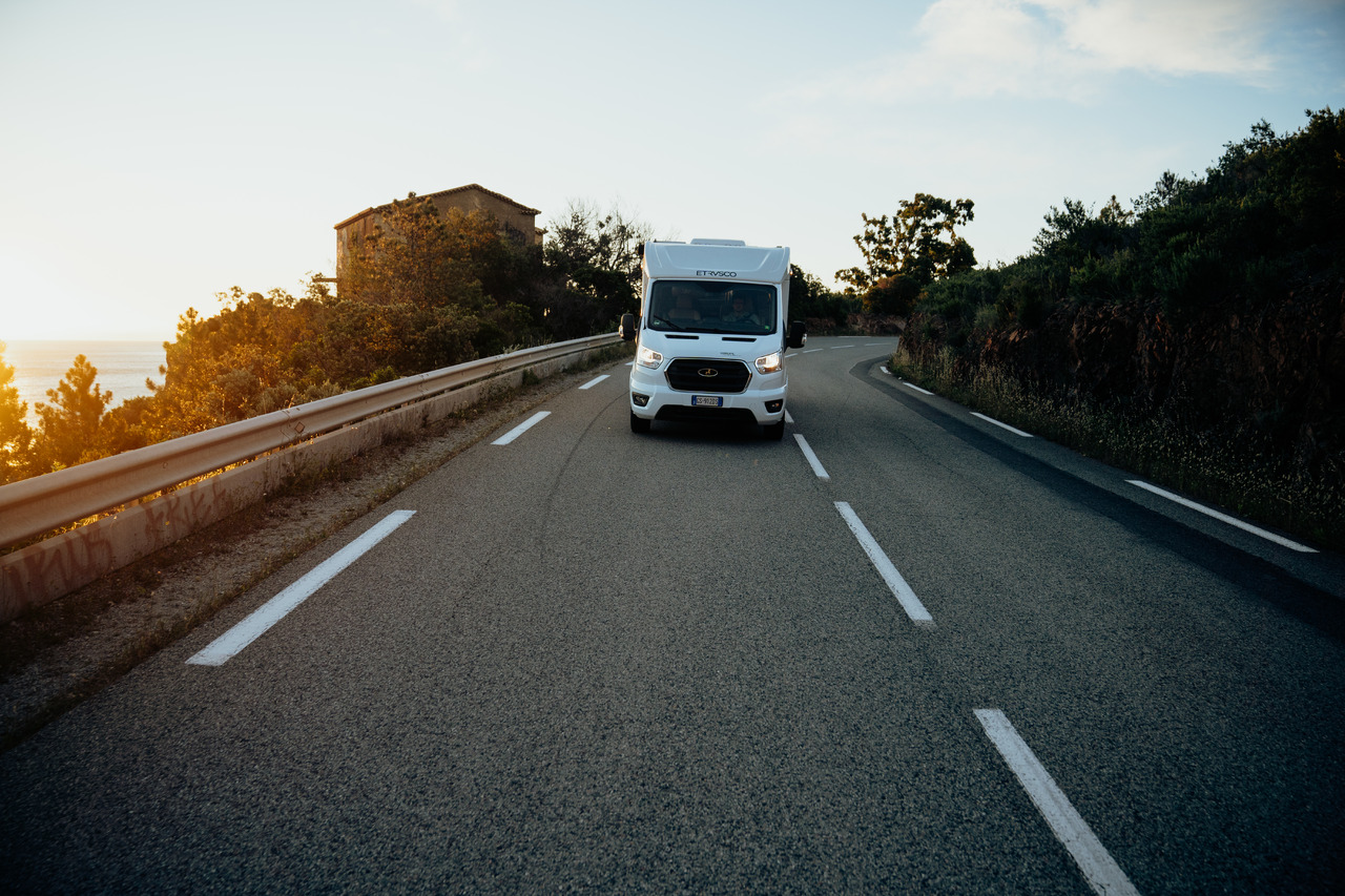 ETRUSCO Etrusco V 6.8 SCF - Kamper: foto 4 ETRUSCO Etrusco V 6.8 SCF - Kamper: foto 4