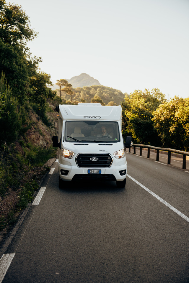 ETRUSCO Etrusco V 6.8 SCF - Kamper: foto 1 ETRUSCO Etrusco V 6.8 SCF - Kamper: foto 1