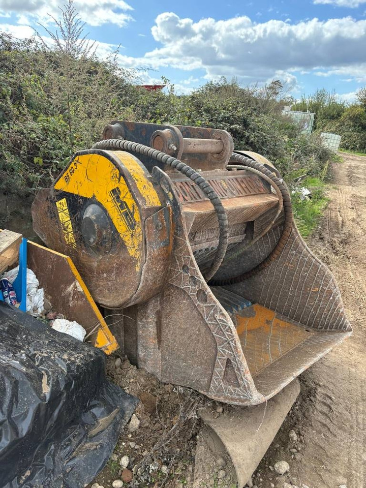 MB Crusher BF 80.3 - Gurëthyesi: foto 1 MB Crusher BF 80.3 - Gurëthyesi: foto 1