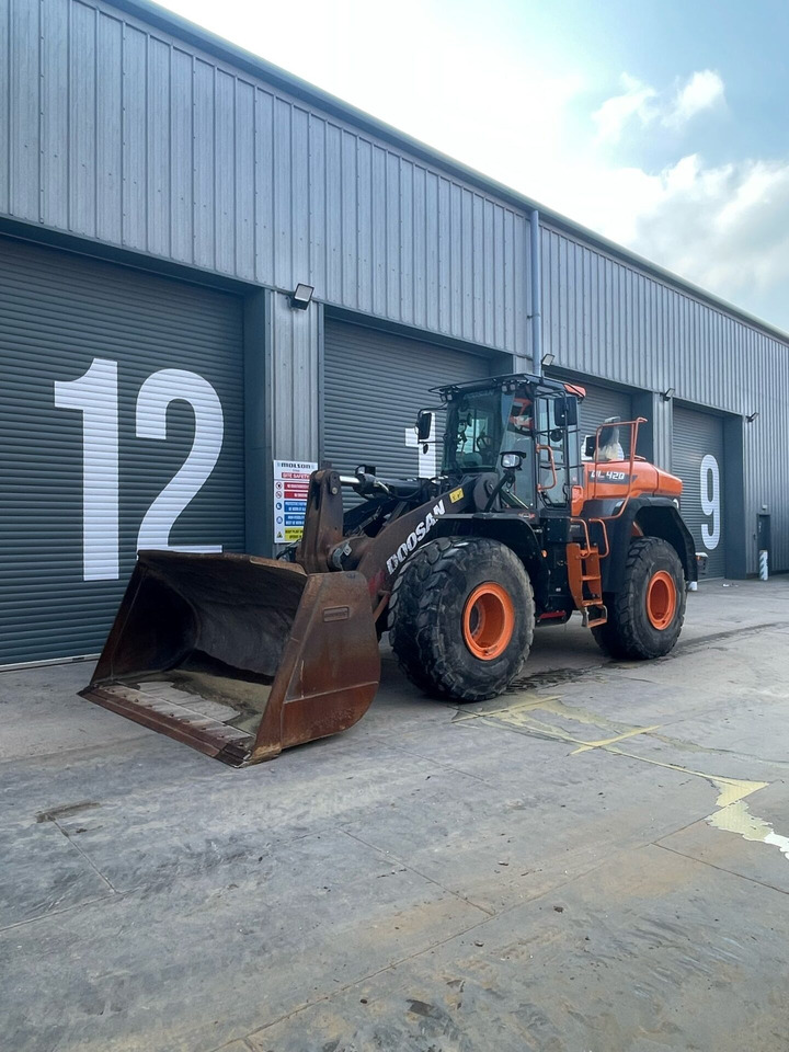 Doosan DL420-7 - Fadrom me goma: foto 1 Doosan DL420-7 - Fadrom me goma: foto 1