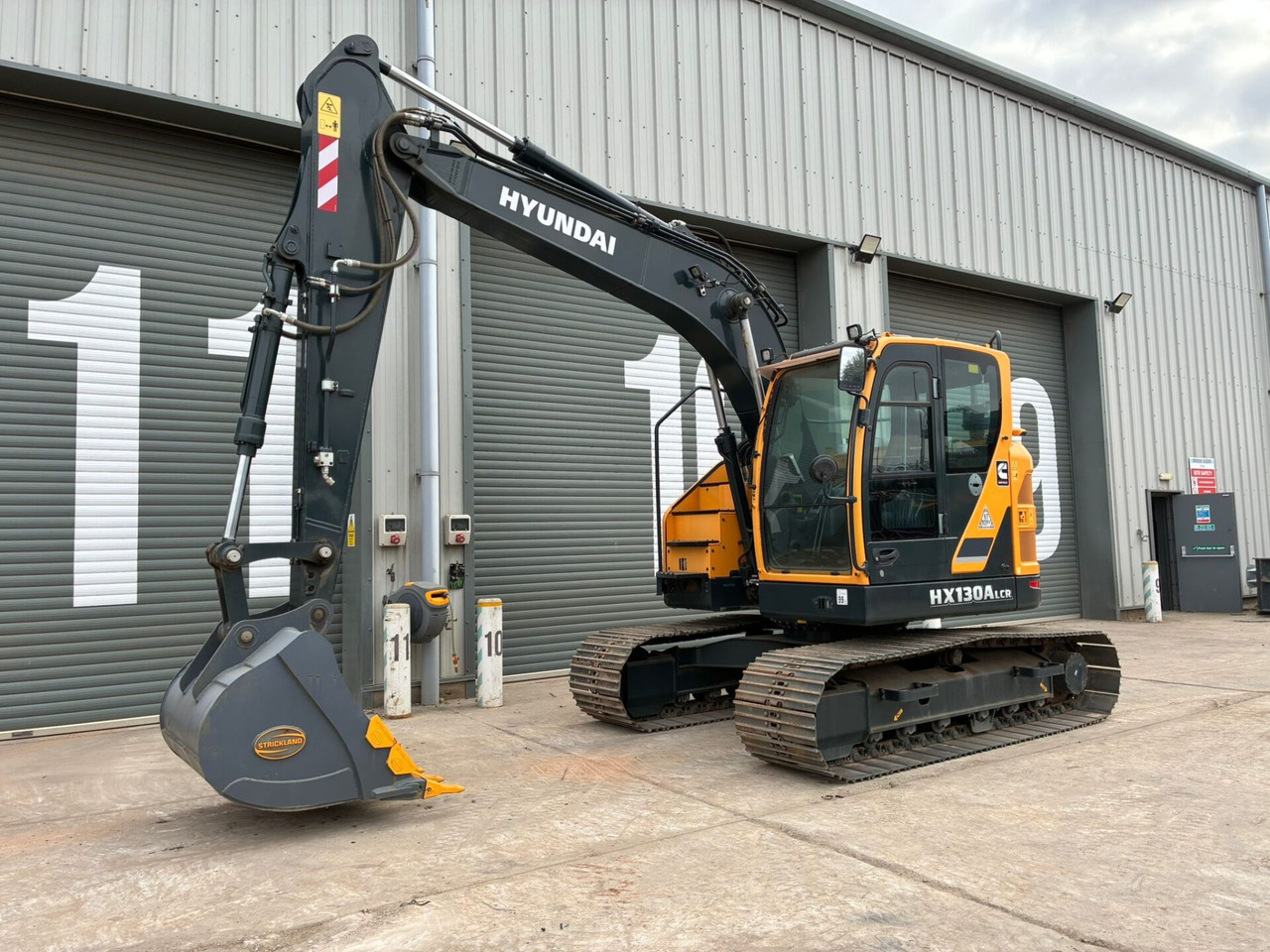 Hyundai HX130ALCR - Ekskavator me zinxhirë: foto 1 Hyundai HX130ALCR - Ekskavator me zinxhirë: foto 1