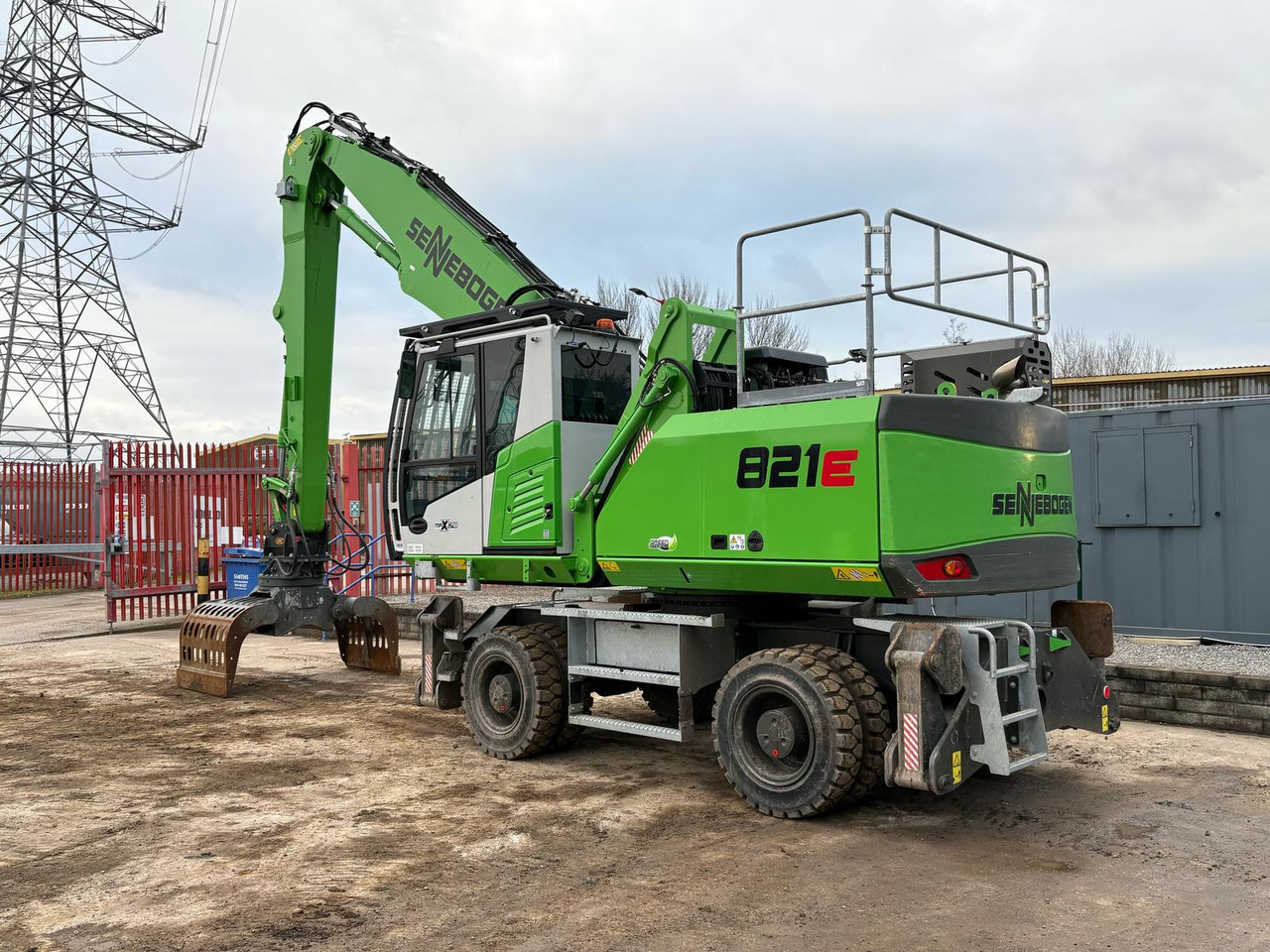 Sennebogen 821E - Ekskavator për mbetje: foto 3 Sennebogen 821E - Ekskavator për mbetje: foto 3