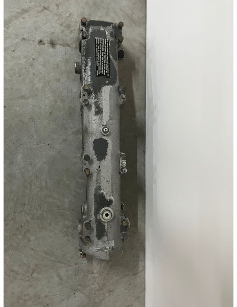 Liebherr A974 / P974 / R942 / R944 / R954 / R964 / R974 / R974B - A 974 / P 974 / R 942 / R 944 / R 954 / R 964 / R 974 / R 974B - Tubi i marrjes së ajrit: foto 1 Liebherr A974 / P974 / R942 / R944 / R954 / R964 / R974 / R974B - A 974 / P 974 / R 942 / R 944 / R 954 / R 964 / R 974 / R 974B - Tubi i marrjes së ajrit: foto 1