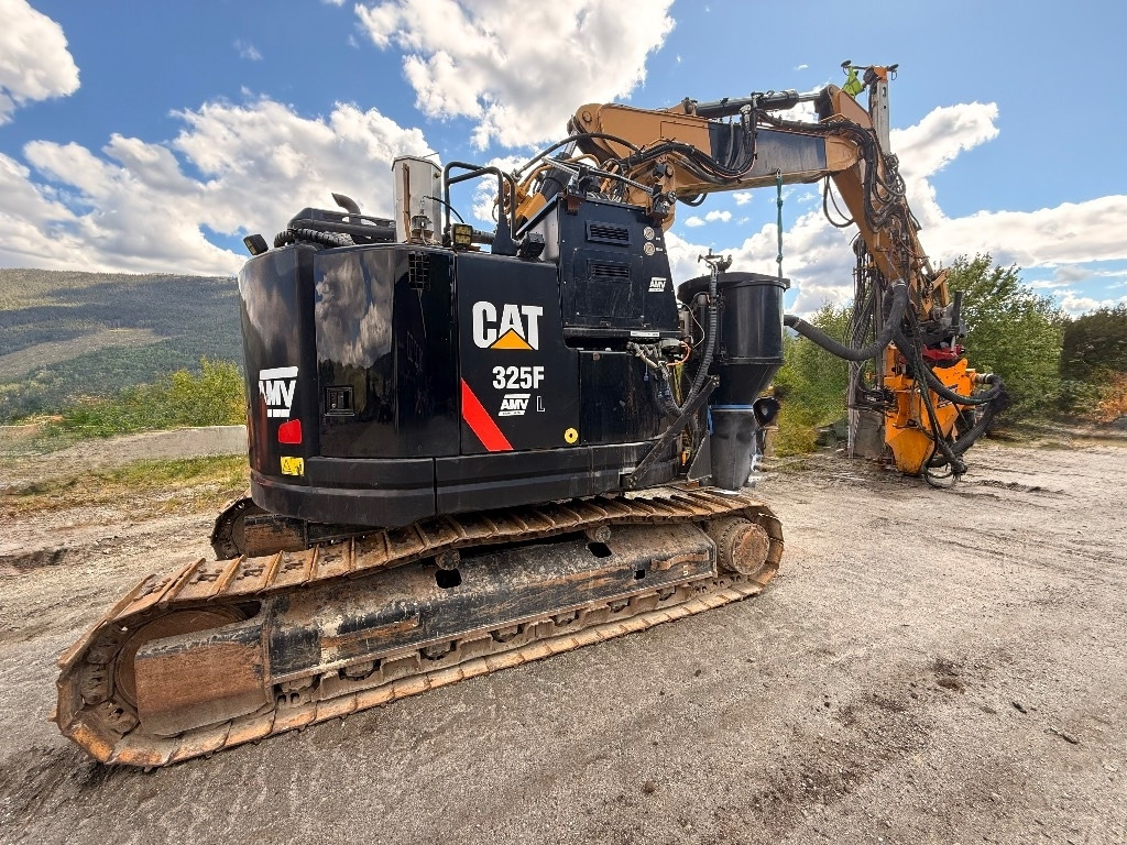 CAT 325 FL CR - Ekskavator: foto 1 CAT 325 FL CR - Ekskavator: foto 1