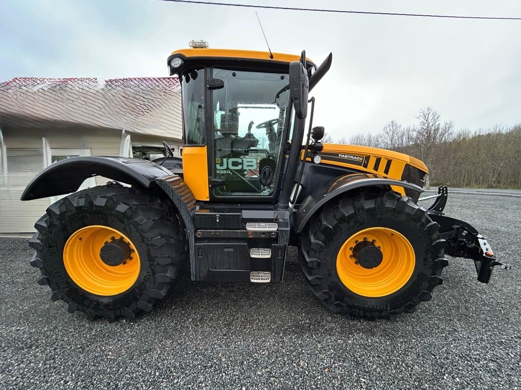 JCB 4220 FASTRAC - Traktor: foto 4 JCB 4220 FASTRAC - Traktor: foto 4