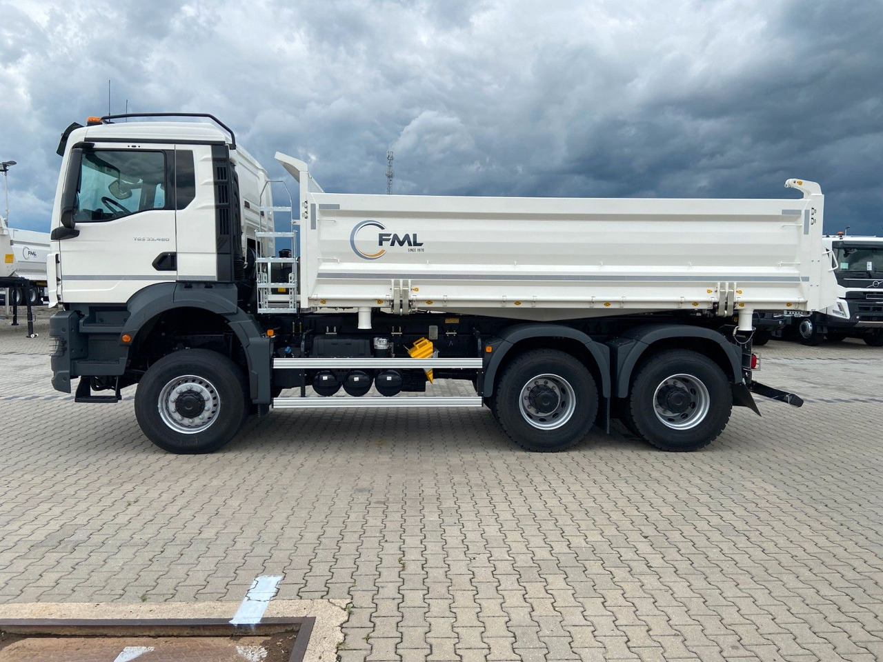 MAN TGS 33.480 6X6 FML Dreiseitenkipper - Kamion vetëshkarkues: foto 4 MAN TGS 33.480 6X6 FML Dreiseitenkipper - Kamion vetëshkarkues: foto 4