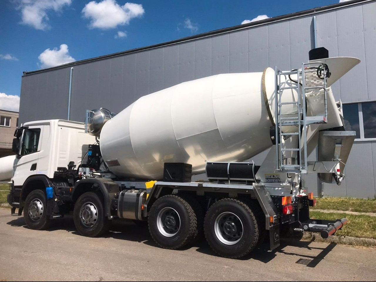 Scania P420 8X4 FML 10 M3 Scania P420 8X4 FML 10 M3 - Autobetoniere: foto 3 Scania P420 8X4 FML 10 M3 Scania P420 8X4 FML 10 M3 - Autobetoniere: foto 3