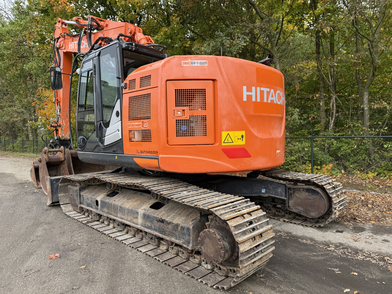 Hitachi ZX225USLC-6 - Ekskavator me zinxhirë: foto 3 Hitachi ZX225USLC-6 - Ekskavator me zinxhirë: foto 3