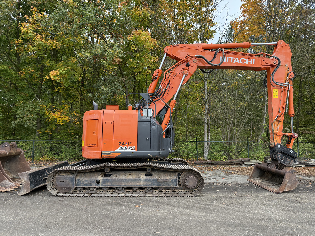 Hitachi ZX225USLC-6 - Ekskavator me zinxhirë: foto 5 Hitachi ZX225USLC-6 - Ekskavator me zinxhirë: foto 5